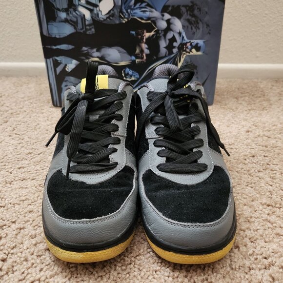 DC Comics Limited Soles Batman The Dark Knight Black Yellow Sneakers Shoes 2010 - Picture 3 of 11